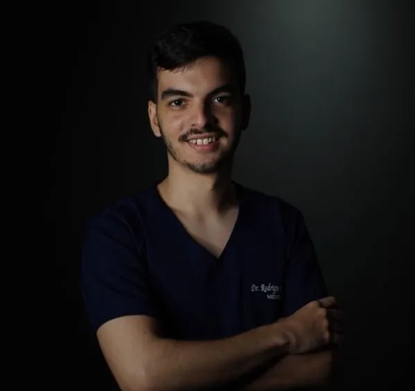 Dr. Rodrigo Siqueira